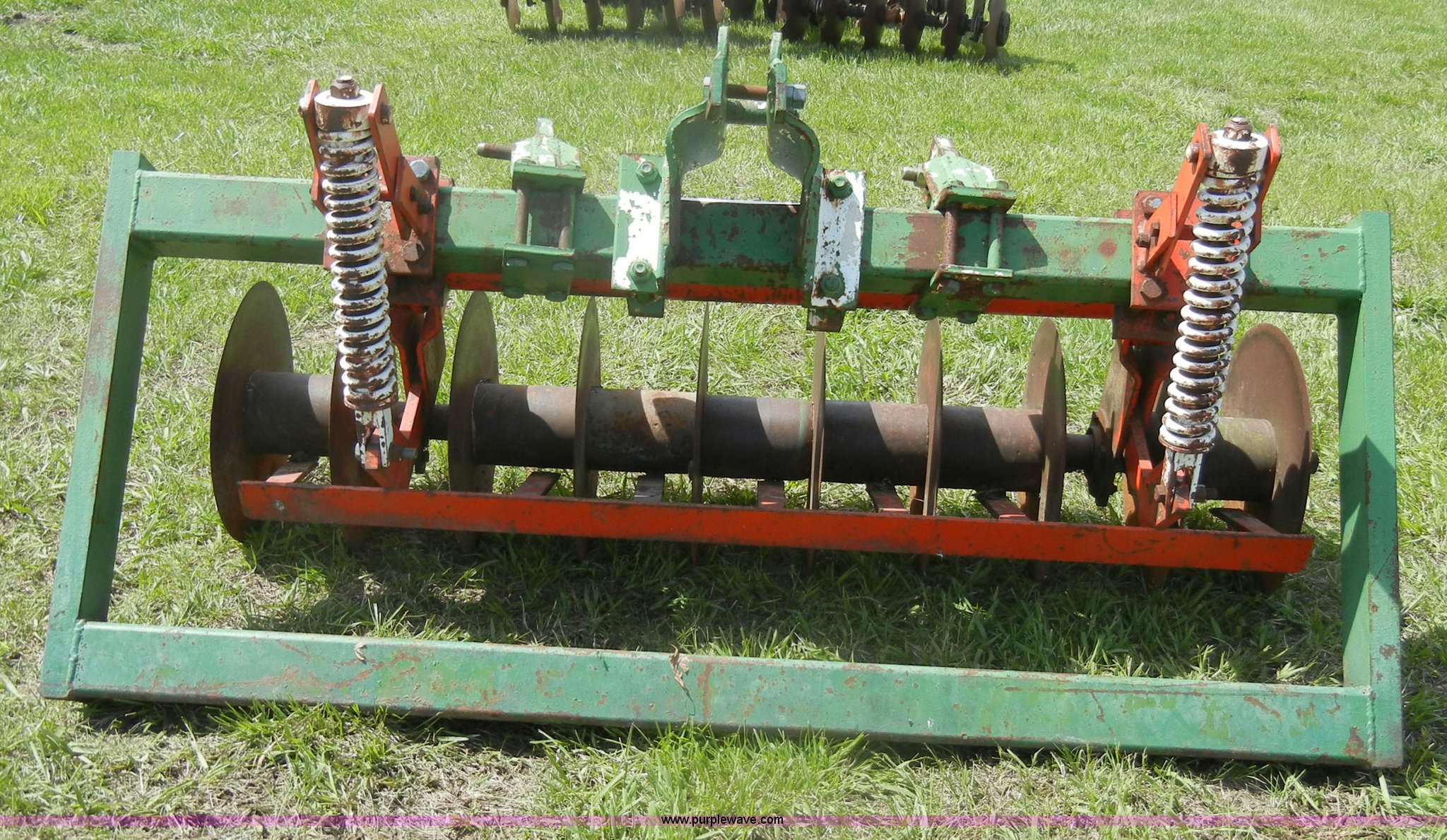 5.5' mulch/hay crimper in Holton, KS Item C4464 sold Purple Wave