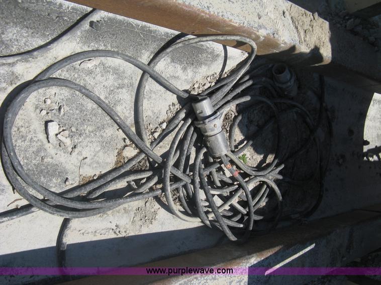 image for item A6192 2008 Kpi/jci 3850 New Holland impact crusher