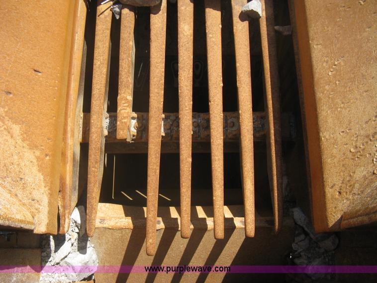 image for item A6192 2008 Kpi/jci 3850 New Holland impact crusher