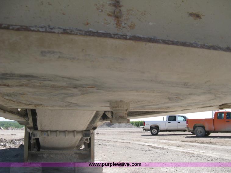 image for item A6192 2008 Kpi/jci 3850 New Holland impact crusher