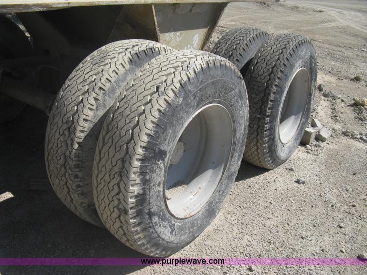 image for item A6192 2008 Kpi/jci 3850 New Holland impact crusher