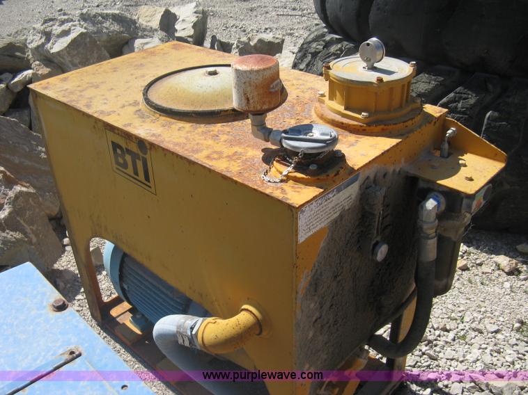 image for item A6195 2001 BTI crusher mounted breaker
