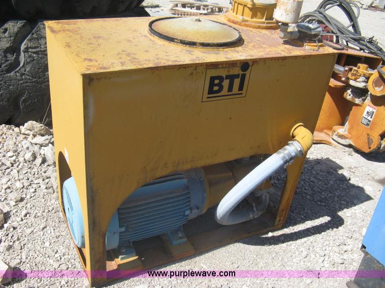 image for item A6195 2001 BTI crusher mounted breaker