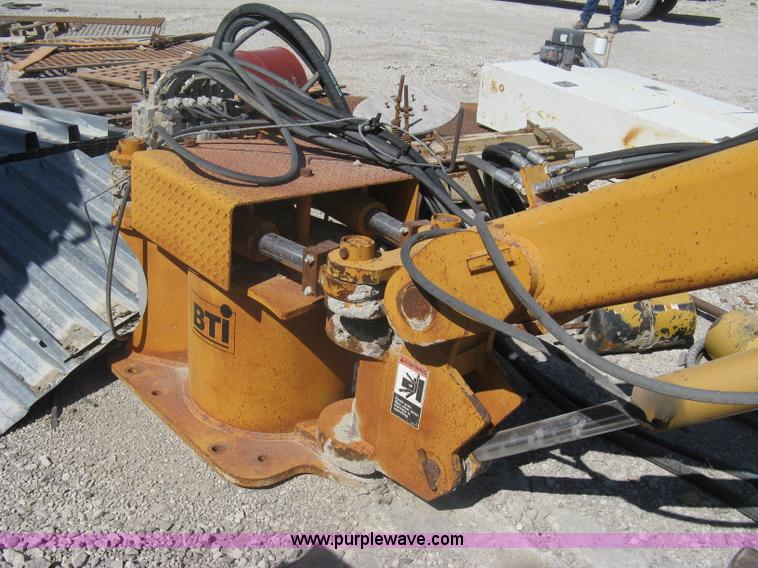 image for item A6195 2001 BTI crusher mounted breaker