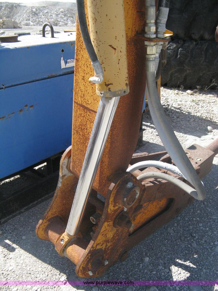 image for item A6195 2001 BTI crusher mounted breaker