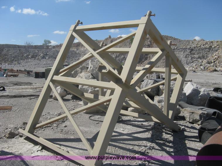 image for item A6195 2001 BTI crusher mounted breaker