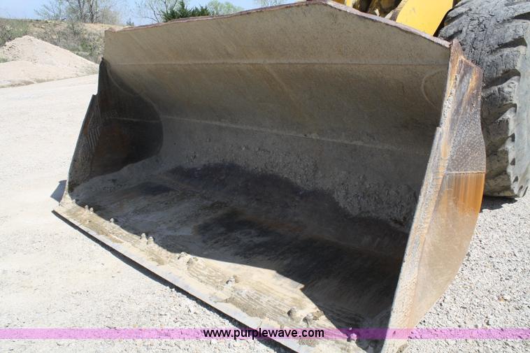 image for item A6785 1988 Komatsu WA500-1L wheel loader