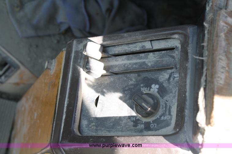 image for item A6785 1988 Komatsu WA500-1L wheel loader