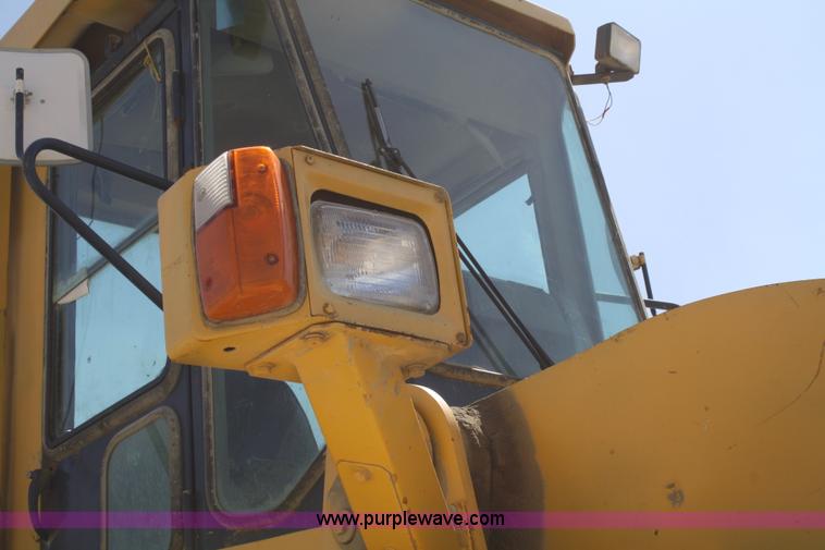 image for item A6785 1988 Komatsu WA500-1L wheel loader