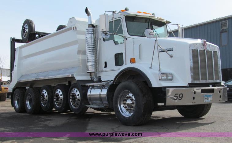 image for item A7507 2004 Kenworth T800B Super 18 dump truck