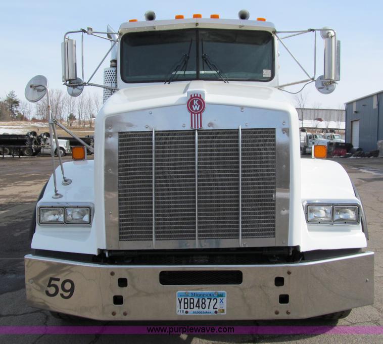 image for item A7507 2004 Kenworth T800B Super 18 dump truck