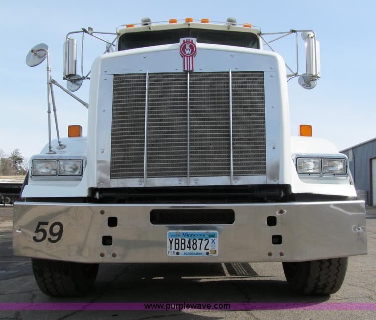 image for item A7507 2004 Kenworth T800B Super 18 dump truck