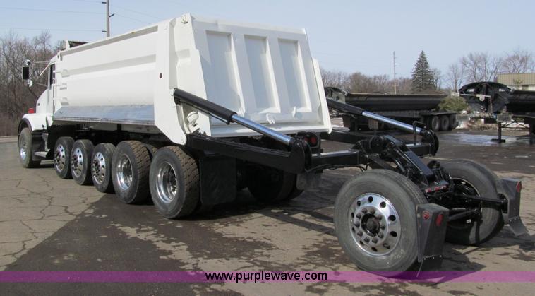 image for item A7507 2004 Kenworth T800B Super 18 dump truck