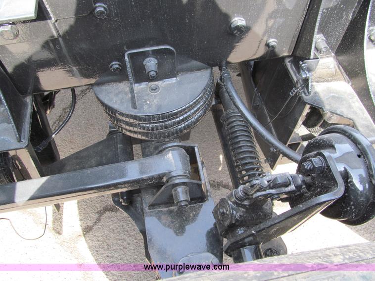 image for item A7507 2004 Kenworth T800B Super 18 dump truck