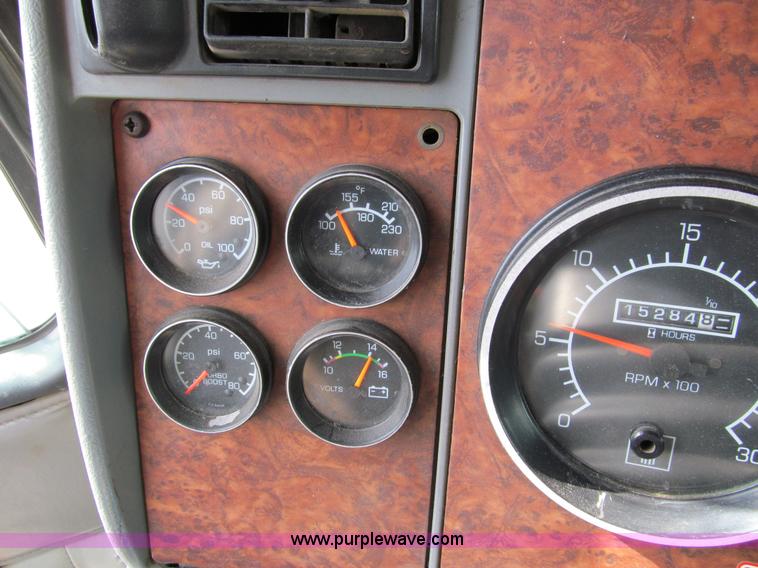 image for item A7507 2004 Kenworth T800B Super 18 dump truck