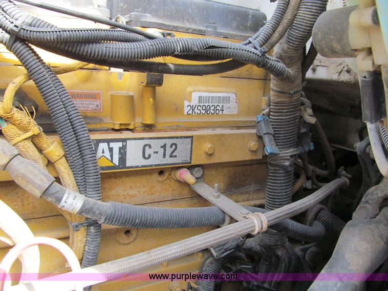 image for item A7507 2004 Kenworth T800B Super 18 dump truck