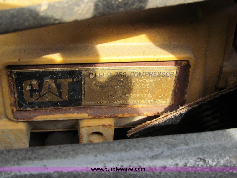 image for item A7507 2004 Kenworth T800B Super 18 dump truck