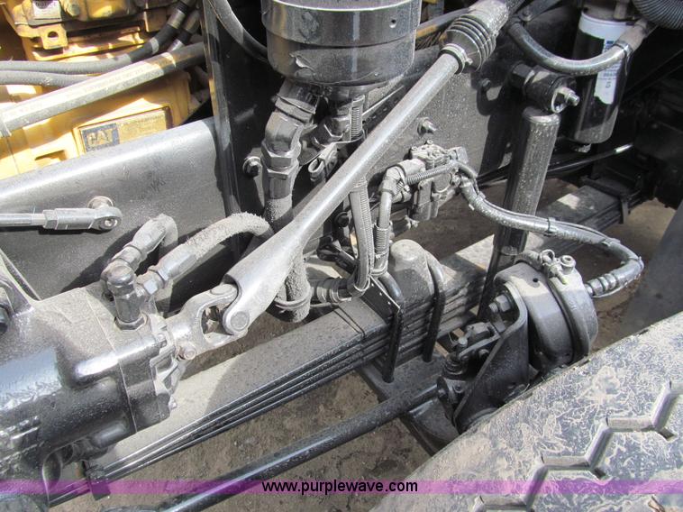 image for item A7507 2004 Kenworth T800B Super 18 dump truck