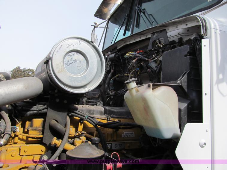 image for item A7507 2004 Kenworth T800B Super 18 dump truck