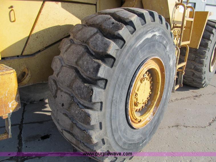 image for item A8206 1988 Caterpillar 966E wheel loader