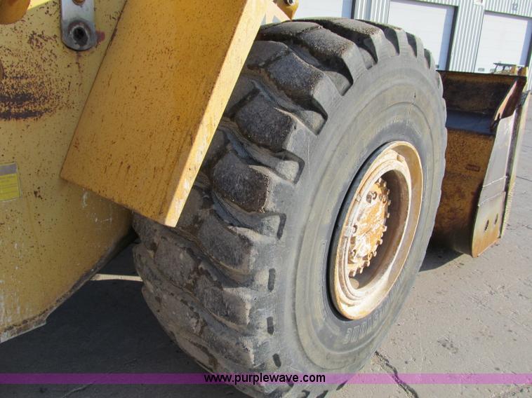 image for item A8206 1988 Caterpillar 966E wheel loader