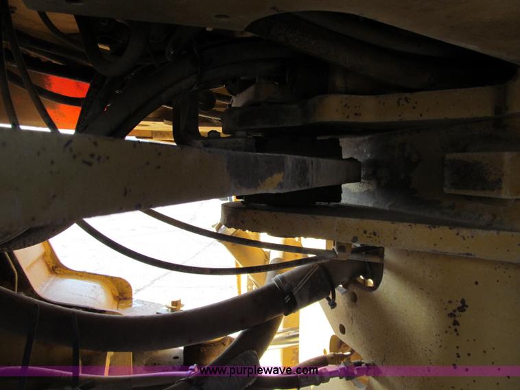 image for item A8206 1988 Caterpillar 966E wheel loader