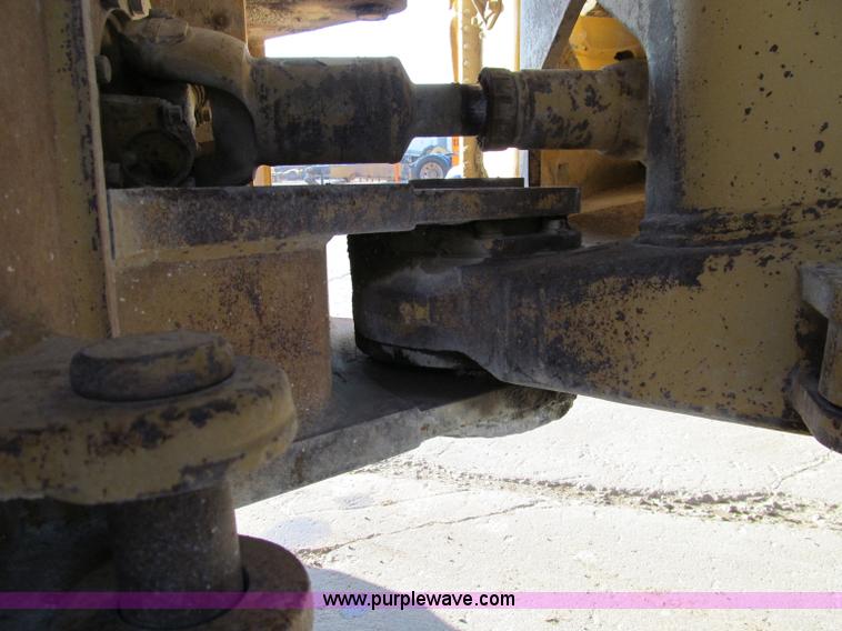 image for item A8206 1988 Caterpillar 966E wheel loader