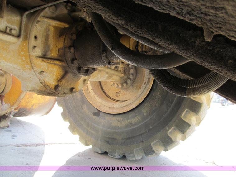 image for item A8206 1988 Caterpillar 966E wheel loader