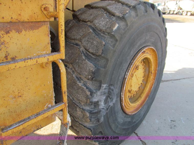image for item A8206 1988 Caterpillar 966E wheel loader