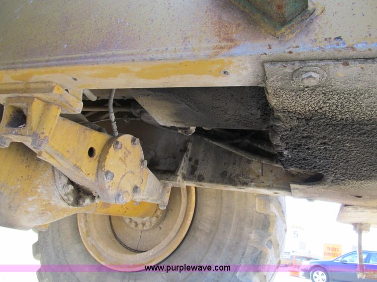 image for item A8206 1988 Caterpillar 966E wheel loader