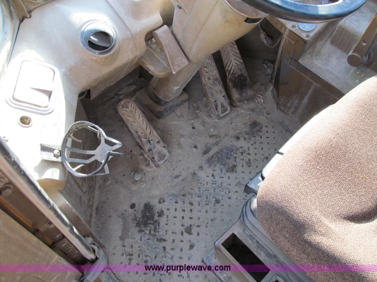 image for item A8206 1988 Caterpillar 966E wheel loader