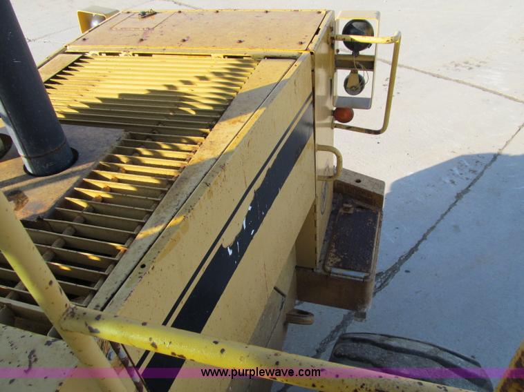 image for item A8206 1988 Caterpillar 966E wheel loader