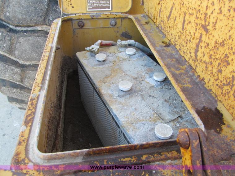 image for item A8206 1988 Caterpillar 966E wheel loader