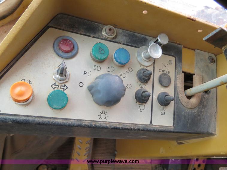 image for item B2315 1985 Fiat-Allis FR20 Wheel Loader