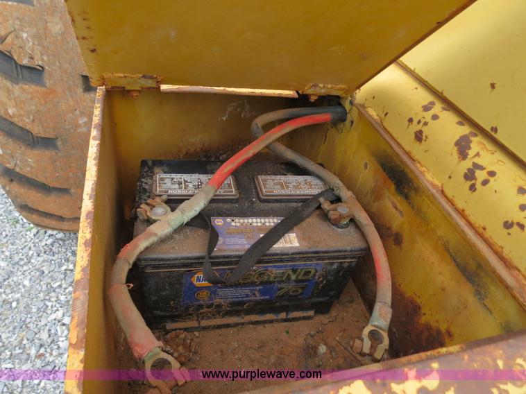 image for item B2315 1985 Fiat-Allis FR20 Wheel Loader