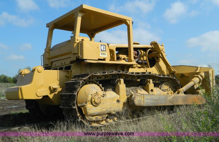 image for item B3621 Caterpillar D9 dozer