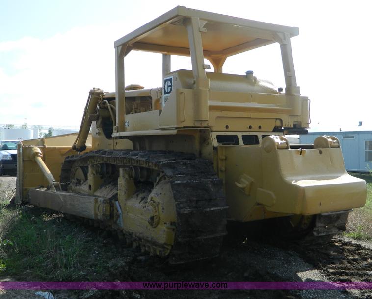 image for item B3621 Caterpillar D9 dozer