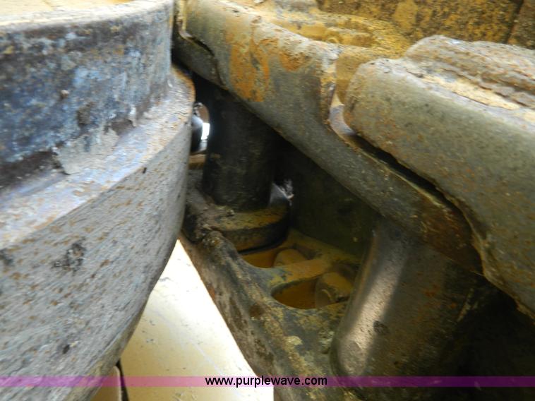 image for item B3621 Caterpillar D9 dozer