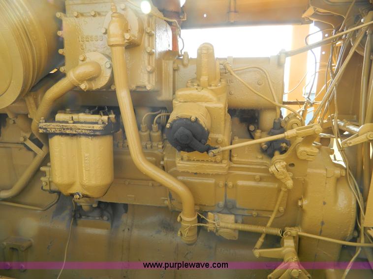 image for item B3621 Caterpillar D9 dozer