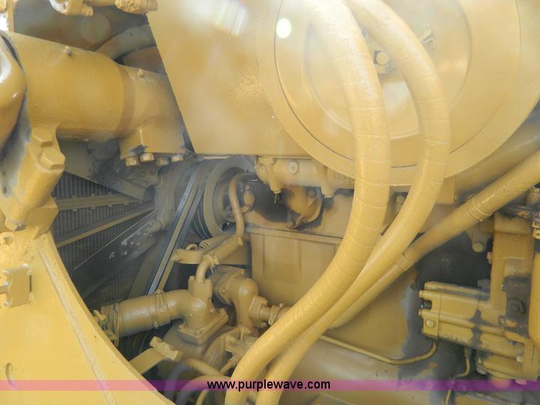 image for item B3621 Caterpillar D9 dozer