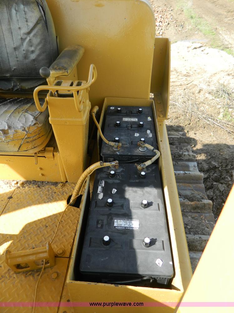 image for item B3621 Caterpillar D9 dozer