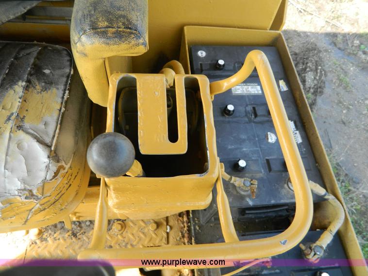 image for item B3621 Caterpillar D9 dozer