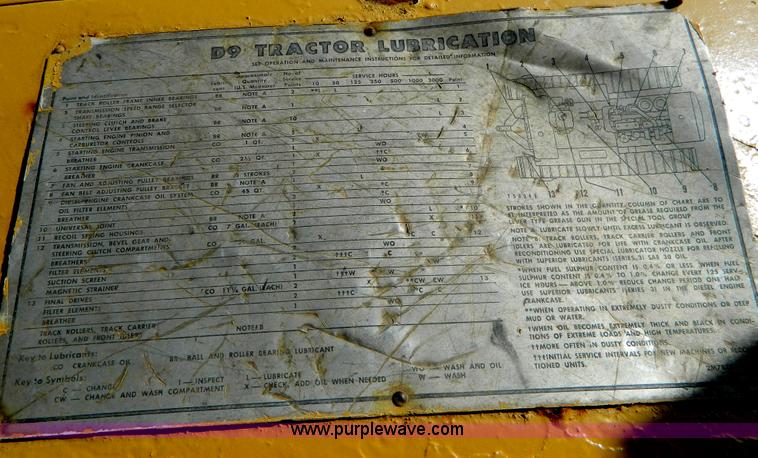 image for item B3621 Caterpillar D9 dozer