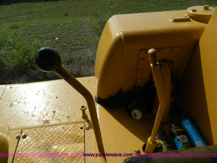 image for item B3621 Caterpillar D9 dozer