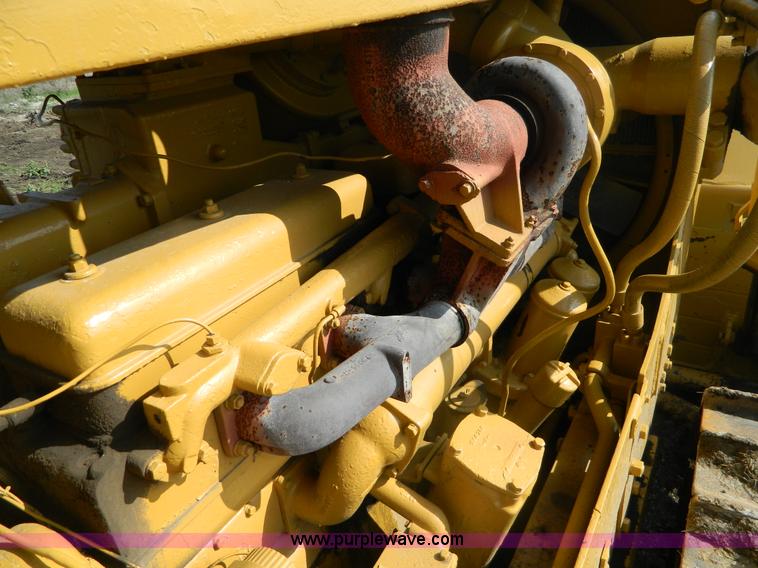 image for item B3621 Caterpillar D9 dozer