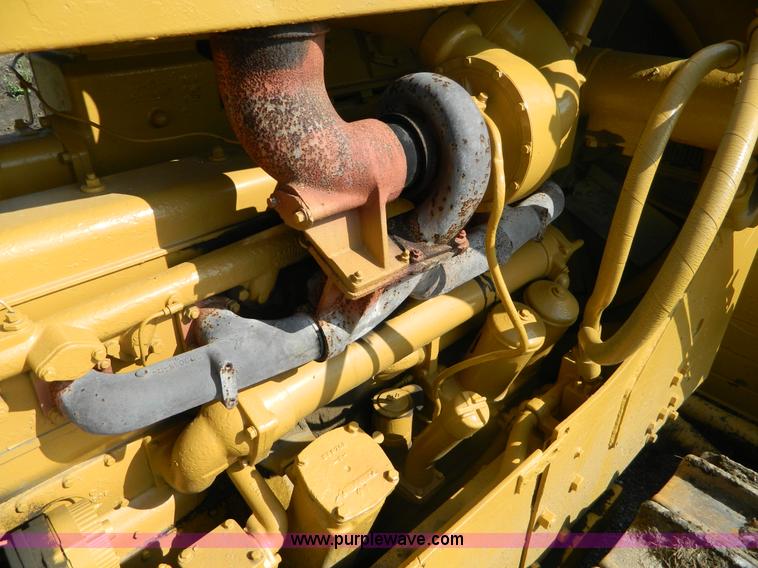 image for item B3621 Caterpillar D9 dozer