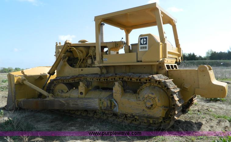 image for item B3621 Caterpillar D9 dozer