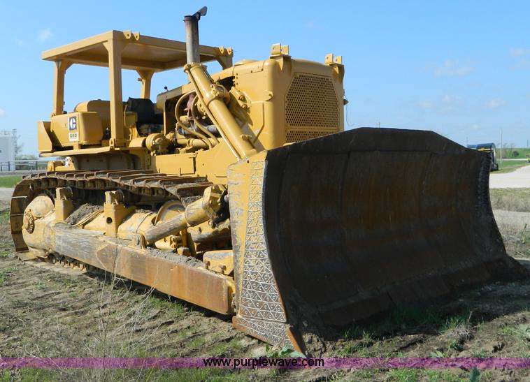 image for item B3621 Caterpillar D9 dozer