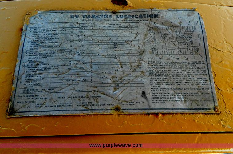 image for item B3621 Caterpillar D9 dozer