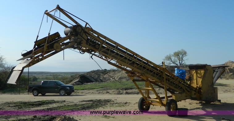 image for item B3626 Atlas 12524 portable screen